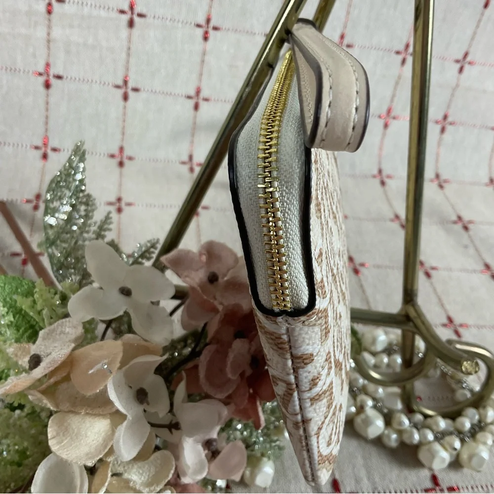 COACH Canvas & Leather Corner Zip Wristlet Small Wallet Clutch CF548 Ivory Chalk - Picture 3 of 6